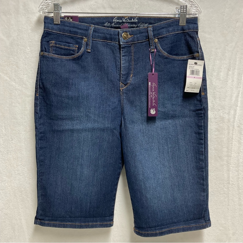 Gloria Vanderbilt Belted Bermuda Short Sz 6